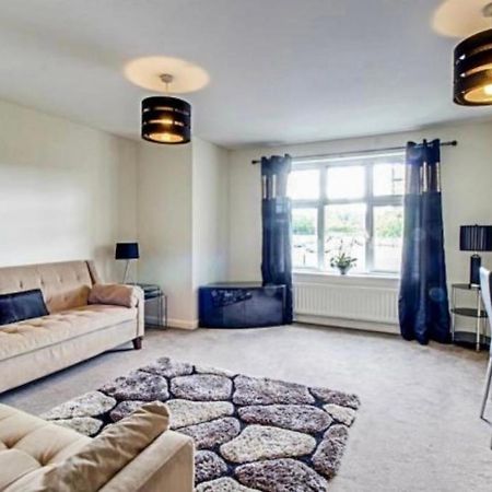 The Wickets - 2 Bedroom Apartment Overlooking Cricket Club Marton-in-Cleveland Dış mekan fotoğraf