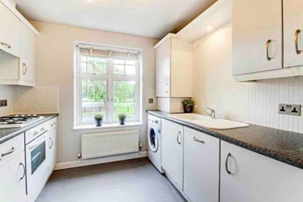 The Wickets - 2 Bedroom Apartment Overlooking Cricket Club Marton-in-Cleveland Dış mekan fotoğraf