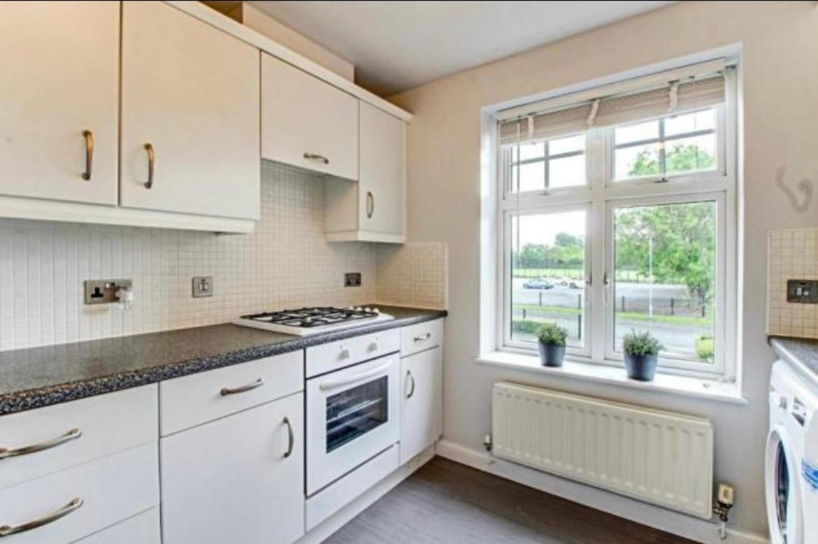 The Wickets - 2 Bedroom Apartment Overlooking Cricket Club Marton-in-Cleveland Dış mekan fotoğraf