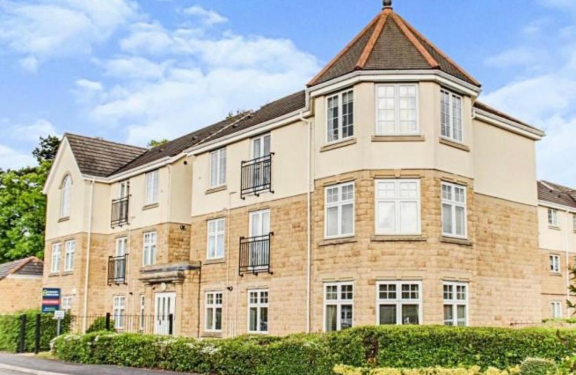 The Wickets - 2 Bedroom Apartment Overlooking Cricket Club Marton-in-Cleveland Dış mekan fotoğraf